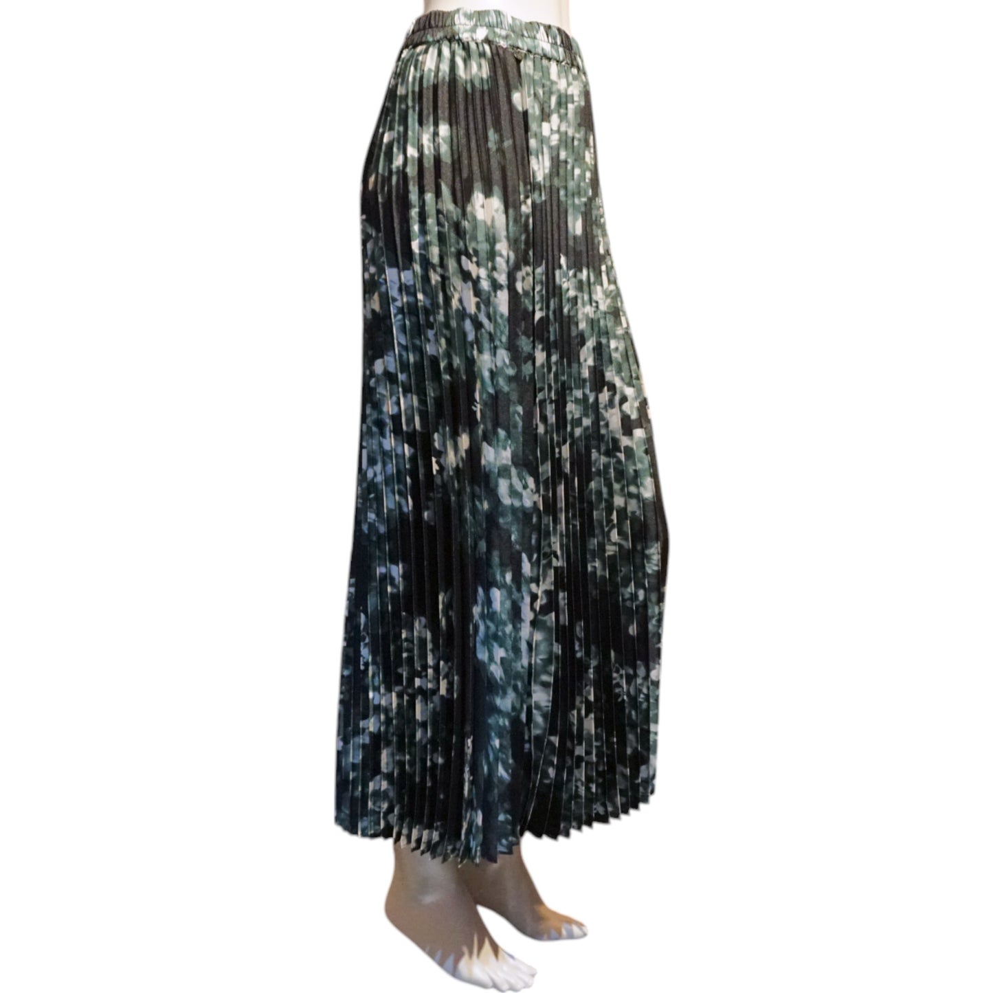 Maxi Print Pleated Skirt